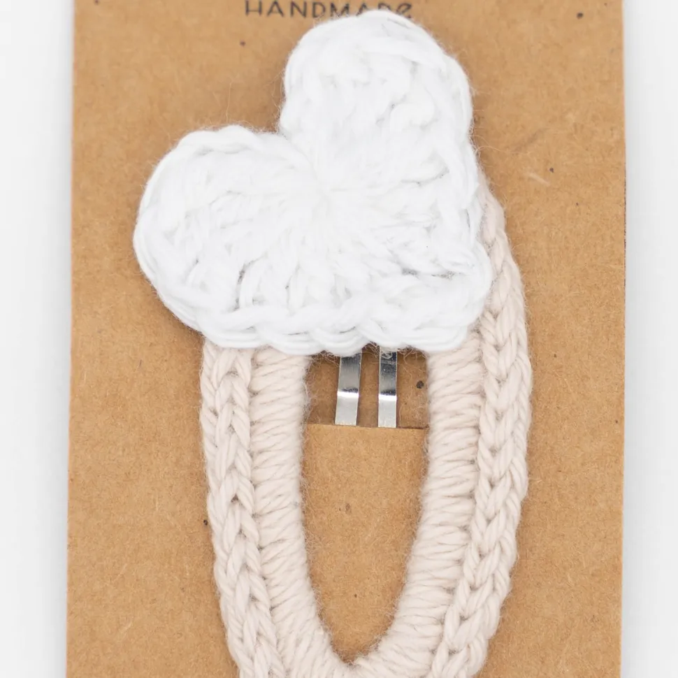 Clip crochet beige corazón