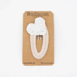 Clip crochet beige corazón