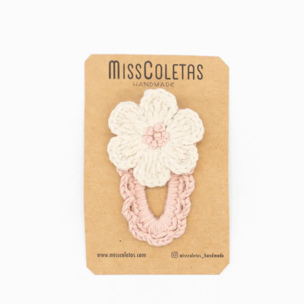 Clip crochet flor rosa empolvado