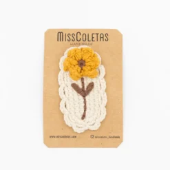Clip crochet flor vintage ocre