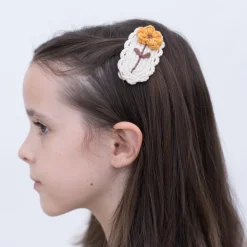 Clip crochet flor vintage ocre