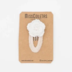 Clip crochet rosa blanca