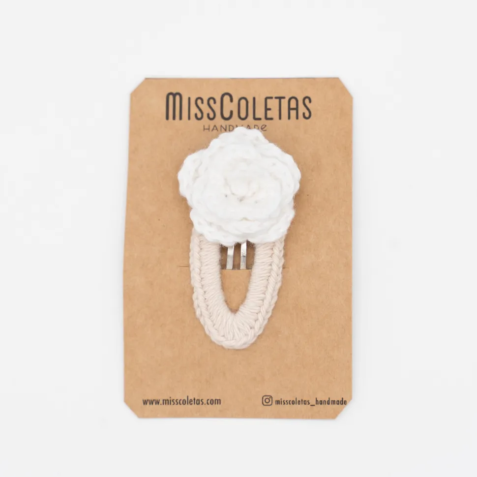 Clip crochet rosa blanca