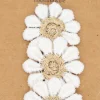 Clip de flores bordadas