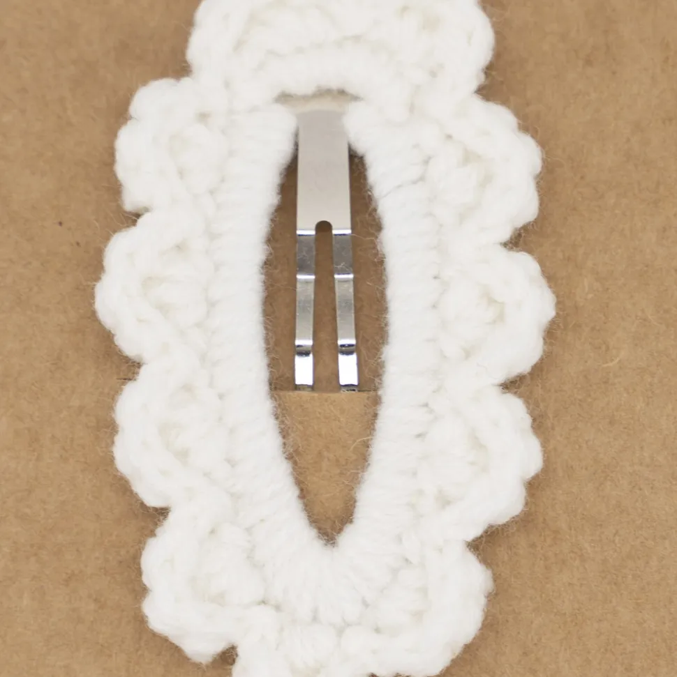Clip forrado crochet blanco