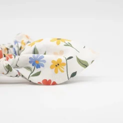 Coletero scrunchie lazo blanco flores