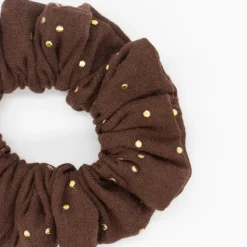 Coletero scrunchie marrón chocolate topos dorados