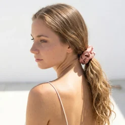 Coletero scrunchie satén rosa