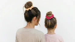 Coletero scrunchie vichy bicolor rojo frambuesa