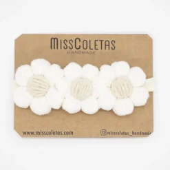 Diadema crochet bebé flores blancas relieve