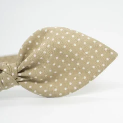 Diadema lazo beige topos hecha a mano