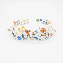 Diadema lazo chloé blanca flores hecha a mano