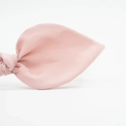 Diadema lazo rosa empolvado hecha a mano