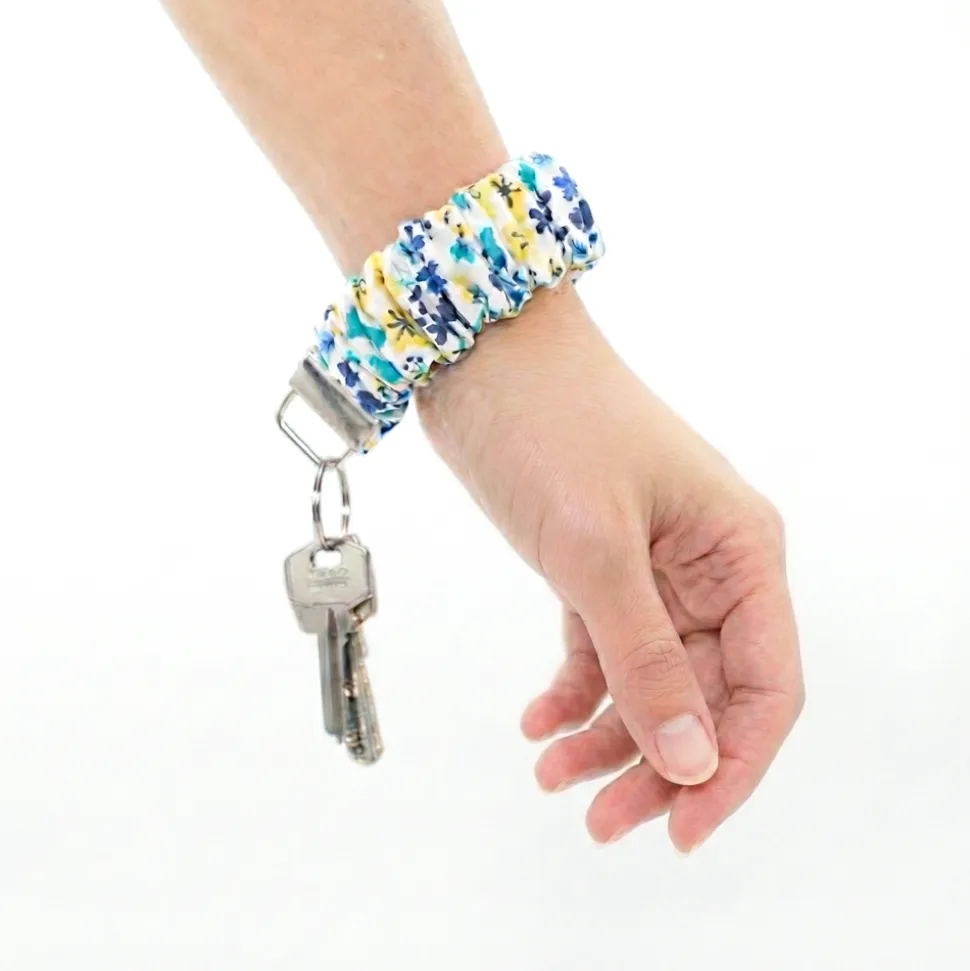 Llavero pulsera scrunchie flores