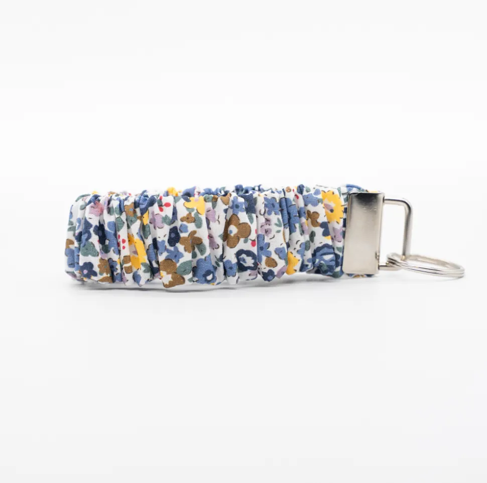 Llavero pulsera scrunchie flores
