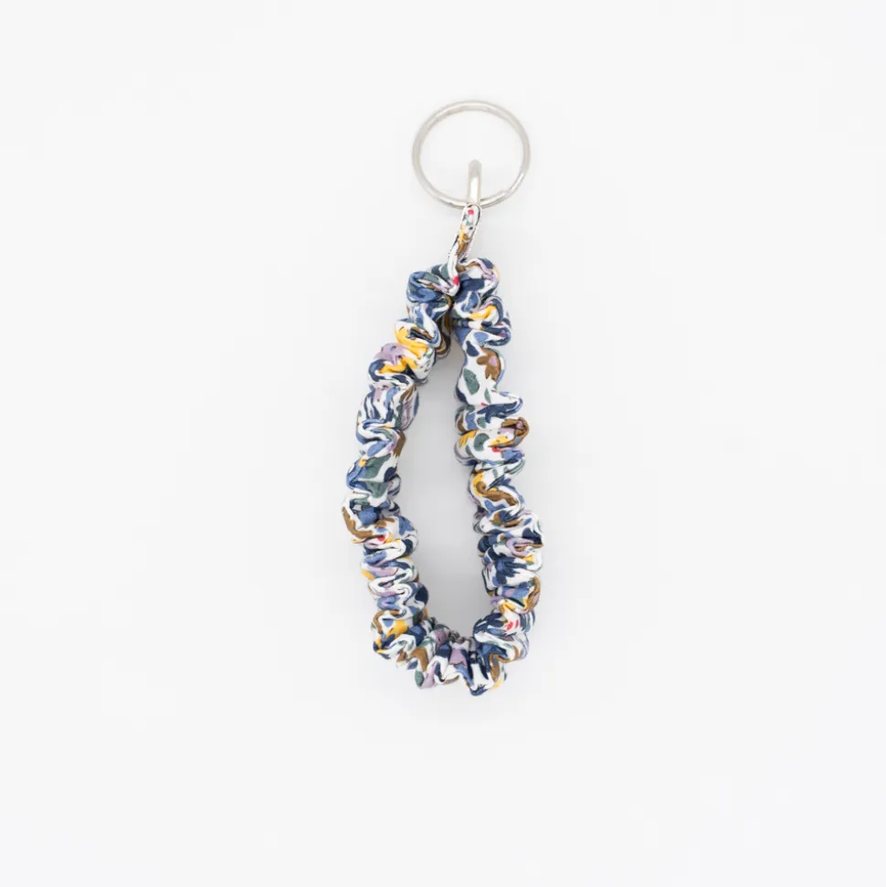 Llavero pulsera scrunchie flores