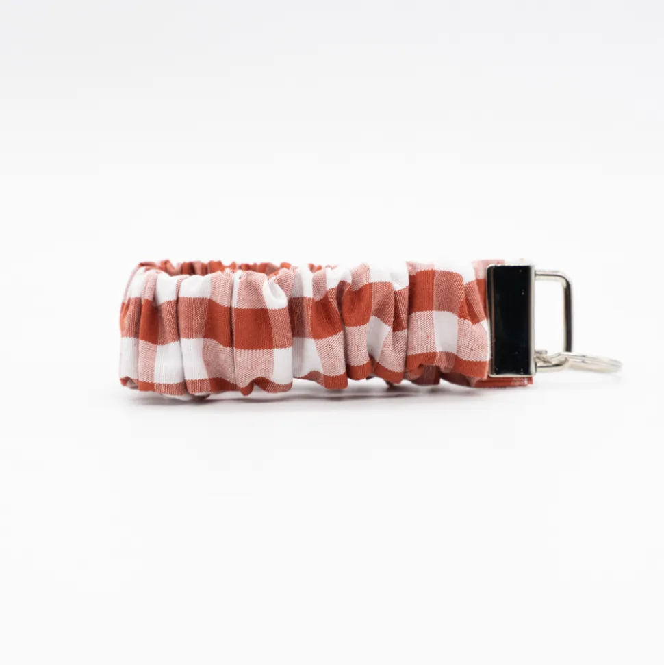 Llavero pulsera scrunchie vichy