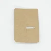 Pinza flor blanca