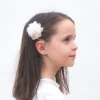Pinza flor blanca tul combinada