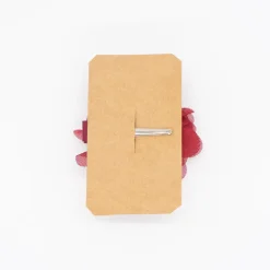 Pinza flor tul rojo burdeos