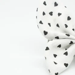 Pinza mariposa blanca corazones